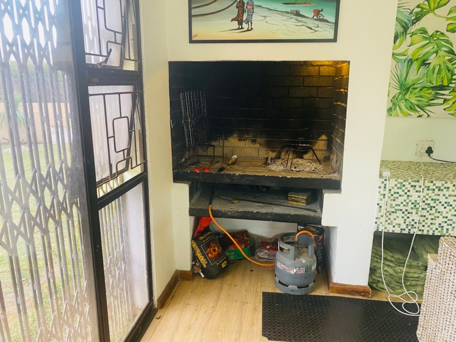 4 Bedroom Property for Sale in Summerstrand Eastern Cape